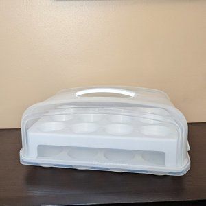 Muffin/cupcake travel tray with handle